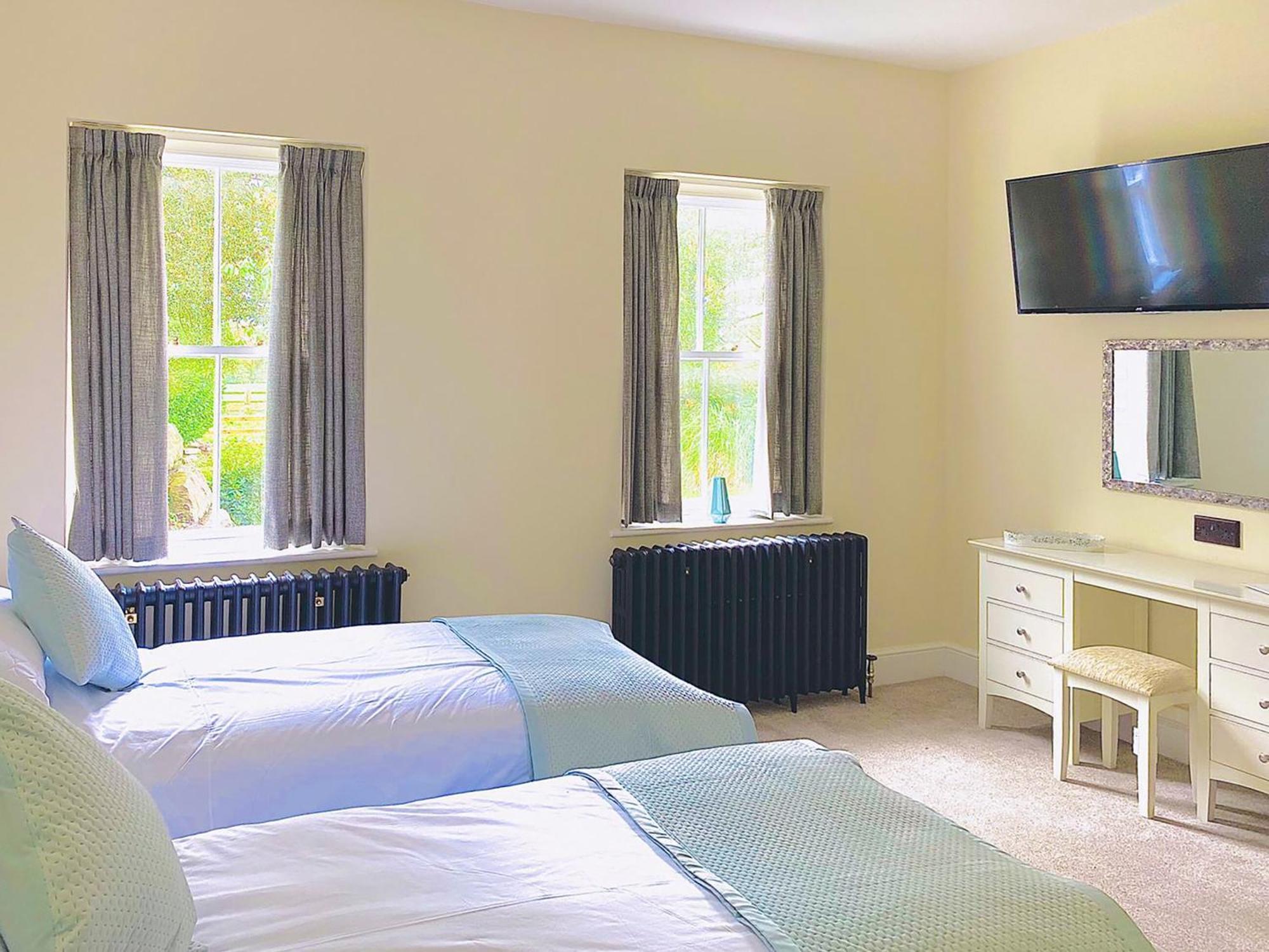Heath View Villa Cheddleton Ngoại thất bức ảnh